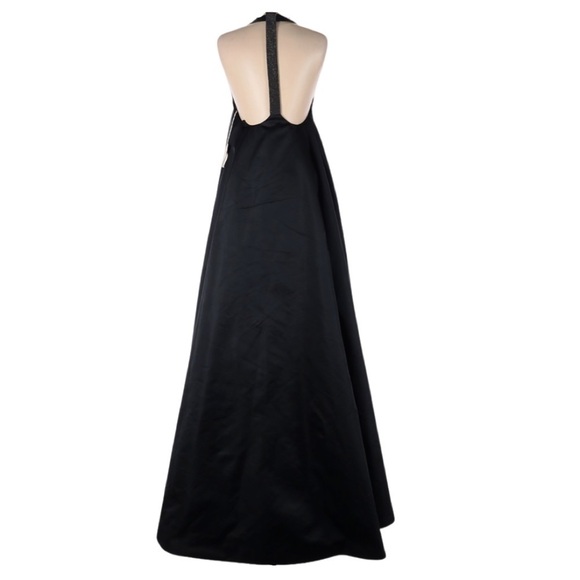 Brunello Cucinelli
Size M Halter Neck Beaded Back Strap Gown
Cocktail Dress - Picture 3 of 6